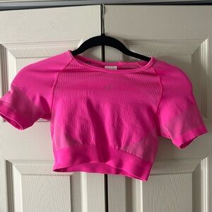 Hot pink Gymshark cropped workout tee